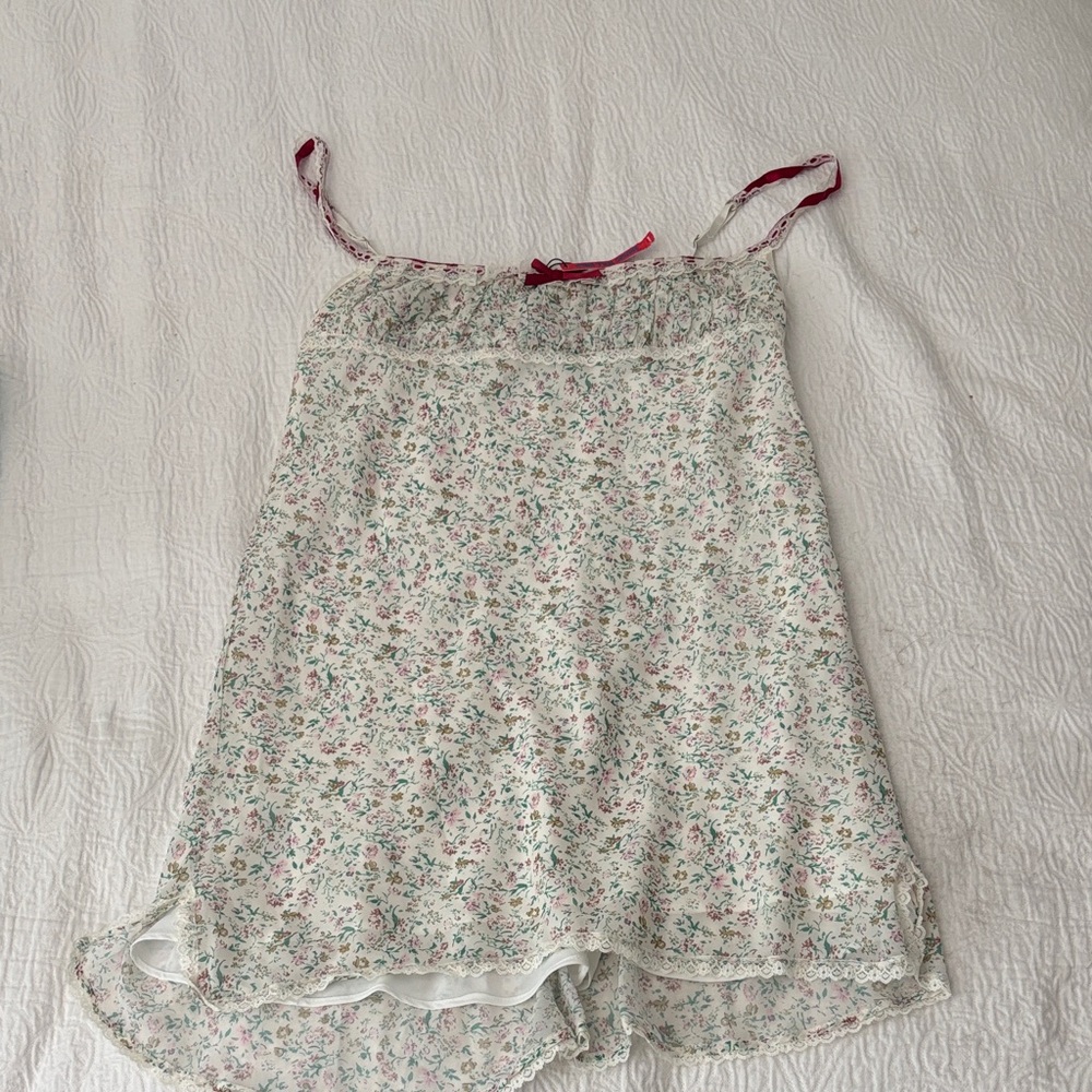 UNIF Floral Lace Trim Chemise in Cream and Pink